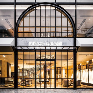 ドレスブランド“MIRROR MIRROR”を展開|TERAKOYA（テラコヤ）/テイクアンドギヴ・ニーズウェディングの写真(10594540)