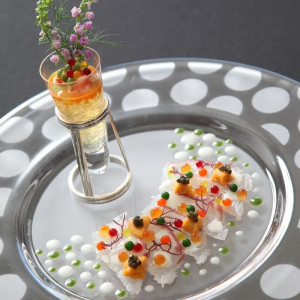 旬の食材を使用した色とりどりの料理を|TERAKOYA（テラコヤ）/テイクアンドギヴ・ニーズウェディングの写真(7809455)
