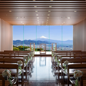 【挙式場】
富士山を正面に臨む挙式場|日本平ホテルの写真(18689045)