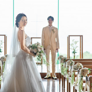 富士山を真正面にご覧いただける唯一無二のチャペルで本番さながらの挙式風フォトも人気★