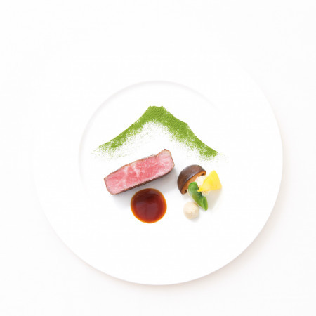 国産牛サーロインのグリエ 富士山の祝福 季節野菜とグレービーソース ホースラディッシュと共に