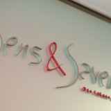 sens(サンス)感覚・五感 et/&(エ) saveurs(サヴール)味・味わう 「五感で楽しむ」という意の店名