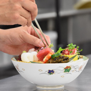 繊細な盛り付けや器にもこだわった和食を楽しめる折衷料理。|オークラアクトシティホテル浜松の写真(15857438)