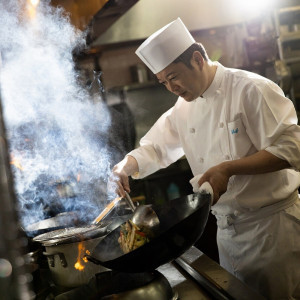 折衷料理に欠かせない中国料理は火力も大事。美味しいお料理をおもてなしするため細かな調節が重要となってきます。|オークラアクトシティホテル浜松の写真(12132374)