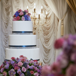 ウェディングケーキを素敵に彩るお花☆|オークラアクトシティホテル浜松の写真(1727247)