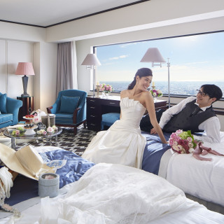 披露宴当日おふたりのハネムーンルーム宿泊プレゼント/ご結婚1周年記念ディナーにご招待など