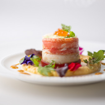 フランス料理。
ホテルオークラ初代料理長から引き継がれた伝統の味を浜松流にアレンジ。