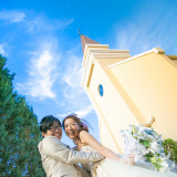 憧れのドレスを着て大好きな彼が隣にいれば 自然と幸せいっぱいの笑顔になれちゃう