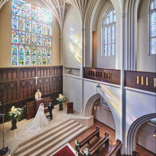 【PREMIUM*Xmasフェア】大聖堂×煌めくステンドグラス×美食