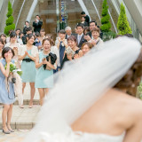プライベート感の増したチャペルガーデンでのブーケトスは、ゲストも盛り上がる瞬間です♪