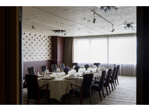 パインルーム(少人数専用会場)