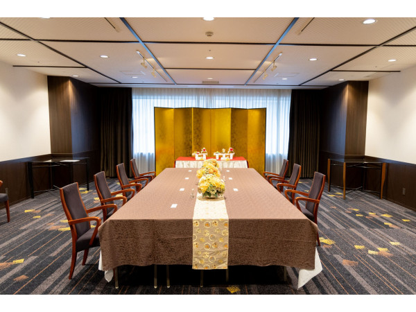 パインルーム(少人数専用会場)