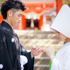 挙式は、お揃いの「結い紐」を小指に☆
ご縁があって結ばれたお二人・・・
ご親族様のご縁も結んでつないでいきます。|金沢東急ホテルの写真(803478)