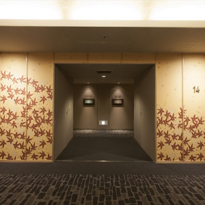 客室フロアは階ごとに季節をイメージ。
絨毯は長町の武家屋敷を模しております。|金沢東急ホテルの写真(803501)