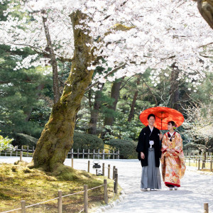 季節によって表情が変わる兼六園での前撮り|金沢東急ホテルの写真(45185876)