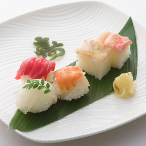 のどぐろとカニの押し寿司と可愛い丸い手鞠寿司。見た目もお味も美味‼|金沢東急ホテルの写真(2775849)