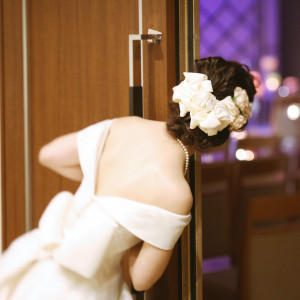 お花のヘッドドレスで後ろ姿もエレガントに。|金沢東急ホテルの写真(48788300)