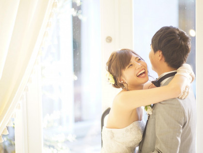 “しなくてもいい”時代に、
あえて選ぶという価値
ふたりらしく自由な結婚式を