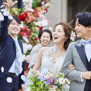 フラワーシャワーは笑顔あふれる祝福タイム|オークラ千葉ホテルの写真(30244317)