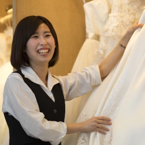 コスチュームアドバイザーが、運命の1着を探すお手伝い。|オークラ千葉ホテルの写真(20410877)