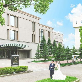 地震に強い免震構造を備えています。