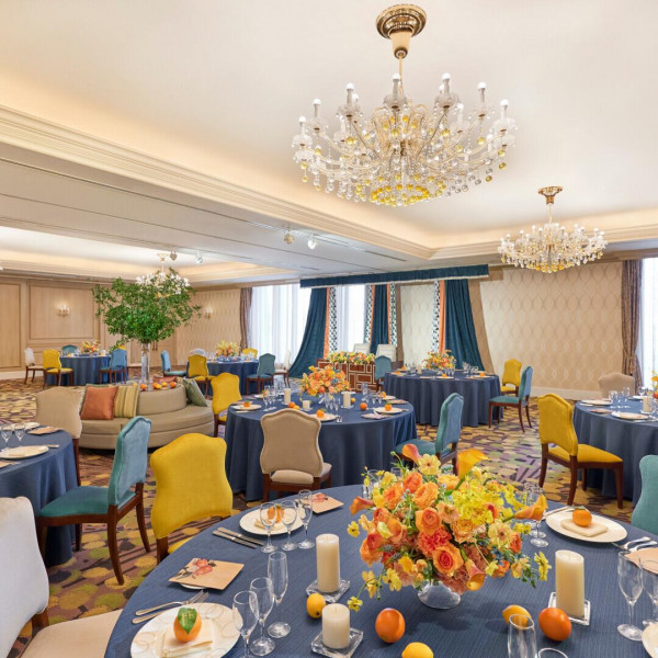 1.5次会や2次会にもオススメ！
フレンチポップな色合いでゲストと盛り上がれる♪