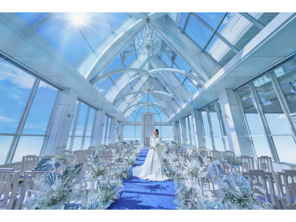 〈空と海の教会*Crystal Chapel〉