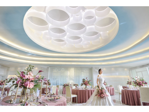 〈水の波紋をイメージした会場 RIPPLE〉