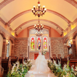 ≪選べる挙式≫ステンドグラスのチャペル＊開放的なガーデン挙式