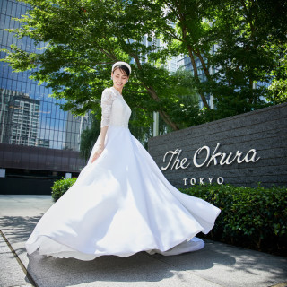 オークラ花嫁様のために生地選びから制作されたオリジナルドレスも展開