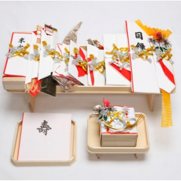 ご結納品(関東式)のご手配も承ります。※関東式以外のご希望はお持ち込みでのご案内が可能です。ご相談を