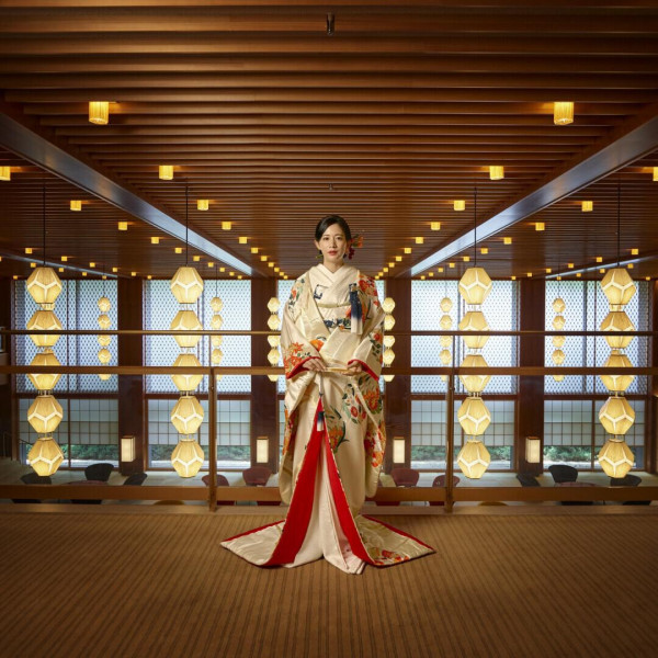 館内意匠も映える和装