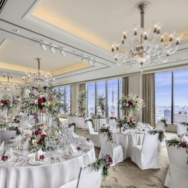 「月」を表現した披露宴会場リュンヌ