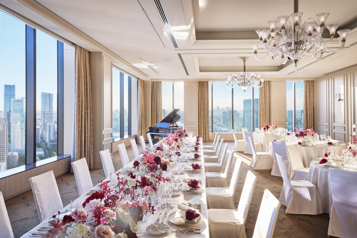 大きな2面の窓より、地上190mの眺望をお愉しみいただける会場【リュンヌ】