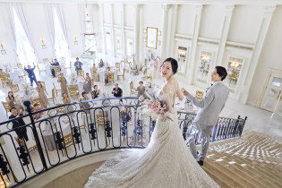 憧れのシンデレラ階段演出|アーヴェリール迎賓館（富山）/テイクアンドギヴ・ニーズウェディングの写真(56253064)