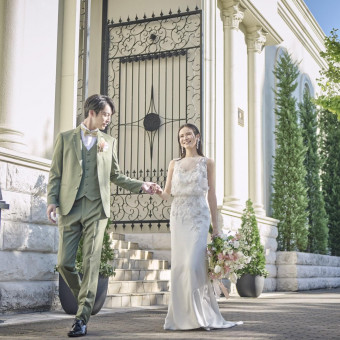 豊かな自然と開放感あふれる白亜の邸宅で、貸切の優雅な結婚式をお迎えください