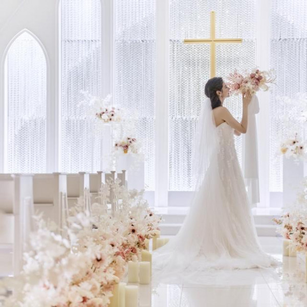 緑・木・光の森のチャペル