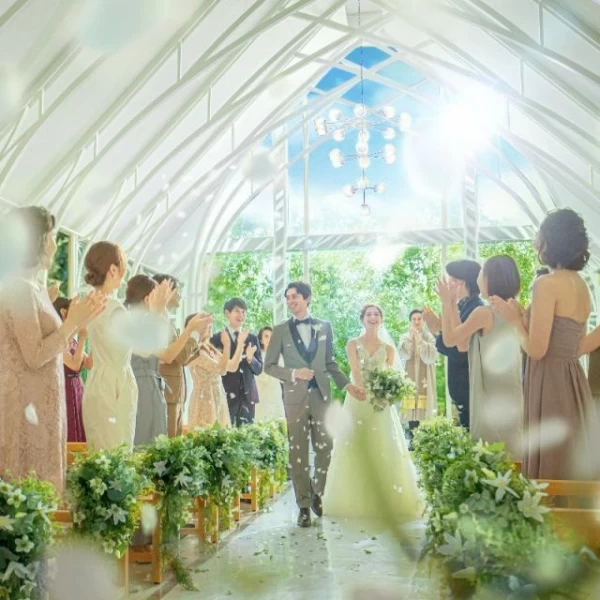 緑・木・光の森のチャペル