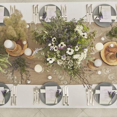 ブラウンのランナーで統一感を演出|ニーズ柏 by T&G WEDDING(旧 アーセンティア迎賓館 柏)の写真(13554348)