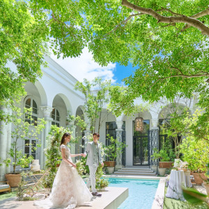 リラックスできる開放感。自然と会話がはずむパーティに。|アーヴェリール迎賓館（岡山）/テイクアンドギヴ・ニーズウェディングの写真(53892502)