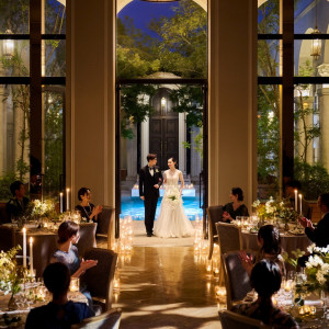 イルミネーションが上質な時間を演出するナイトパーティー|アーヴェリール迎賓館(岡山)/テイクアンドギヴ・ニーズウェディングの写真(53894584)