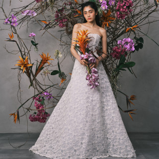 様々なリクエストに500着以上のドレスから専属プランナーがご提案していきます