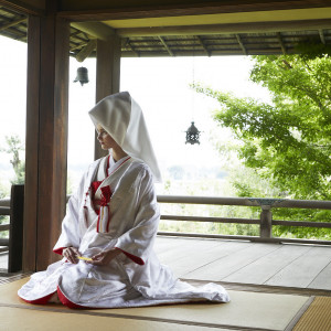 日本の雅を重んじるジャパニーズスタイル。伝統の和装は優雅と洗練がふさわしい日本女性が誇る最上の美を纏う。|アーヴェリール迎賓館(大宮)の写真(14042075)