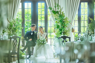 自然光差し込む披露宴会場|アーセンティア迎賓館（高崎）/テイクアンドギヴ・ニーズウェディングの写真(55871778)