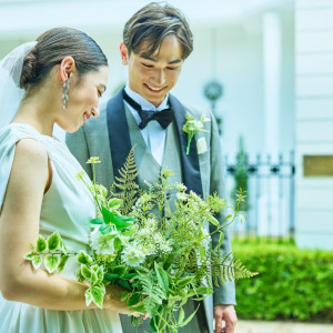 自然豊かな森に中に来たような特別な空間でフォトウエディングを