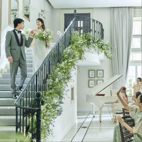 花嫁の憧れ★大階段の入場でゲスト皆様の視線を集めよう♪