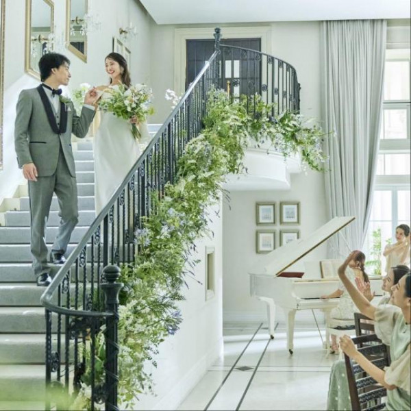 花嫁の憧れ★大階段の入場でゲスト皆様の視線を集めよう♪