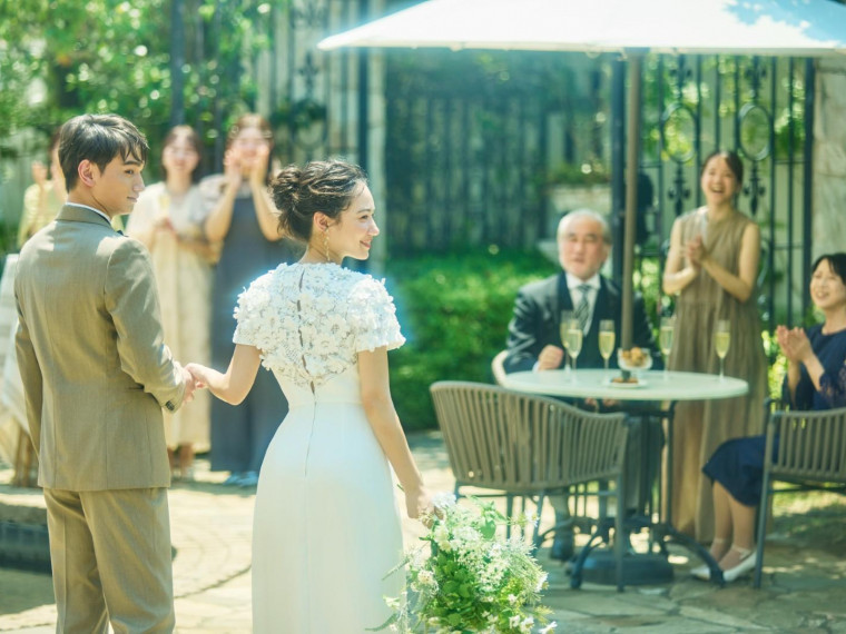 2つの邸宅から1つを貸切。どちらで特別な時間を過ごしますか？