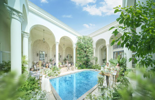 凱旋門の先は非日常の空間|アーヴェリール迎賓館（姫路）/テイクアンドギヴ・ニーズウェディングの写真(56273422)