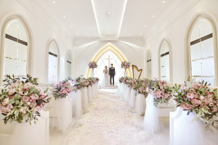 花嫁が一層映える白いチャペルで|ヒルサイドクラブ迎賓館(八王子)の写真(10285260)